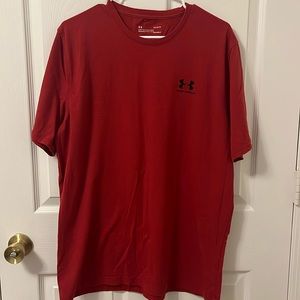 Men’s Red Under Armour Heat Gear Tee size L